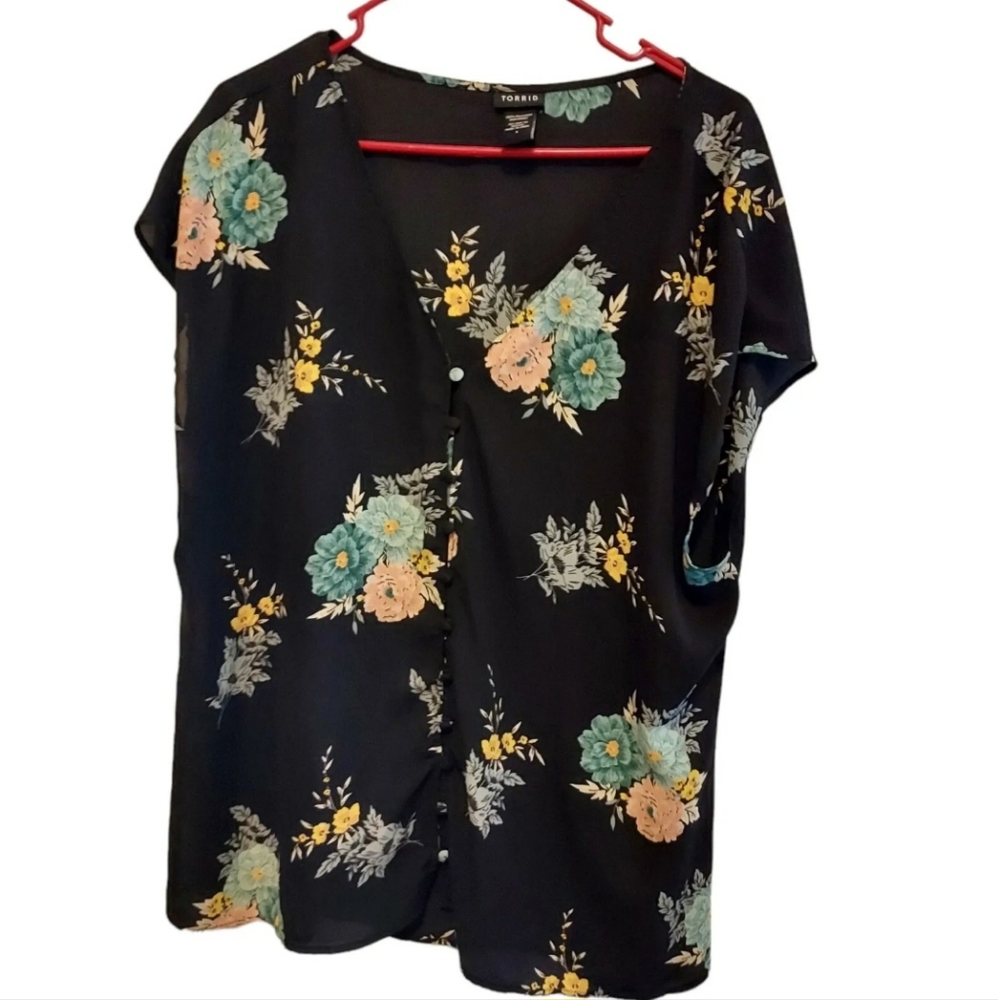 Torrid Black Floral Button Up Blouse Size 1